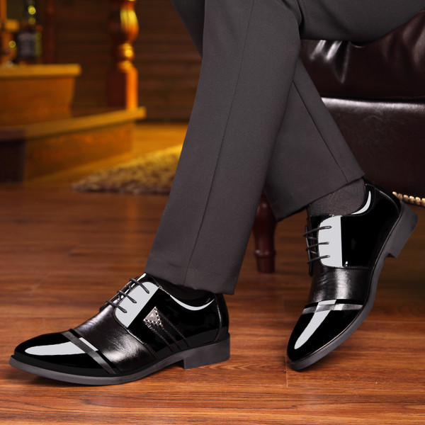 Επίσημα ανδρικά παπούτσια με κορδόνια σε μαύρο και καφέ χρώμα