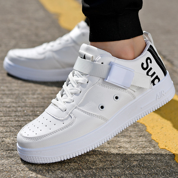 Μοντέρνα ανδρικά πάνινα παπούτσια με λευκό, μαύρο και μπεζ χρώμα