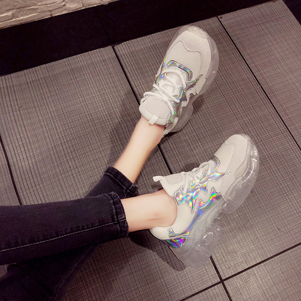 Sport és alkalmi női tornacipő átlátszó talppal, fehér és szürke színben