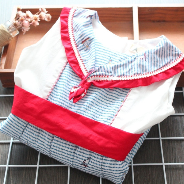 Κομψό παιδικό φόρεμα με ζώνη