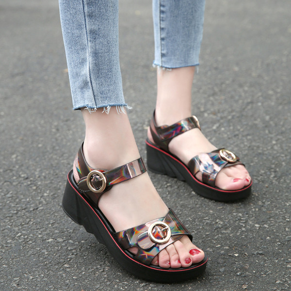 ÚJ kényelmes női szandál 4 cm-es talppal, két színben