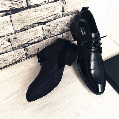 Модерни мъжки обувки в черен цвят от еко кожа