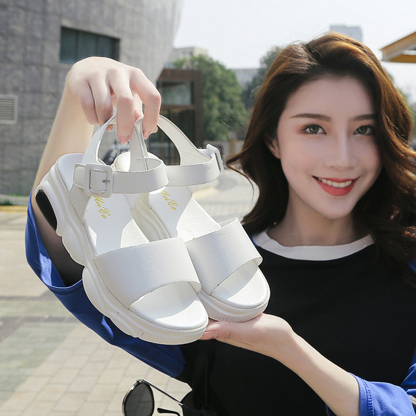 Kényelmes női szandál eko bőrből három színben