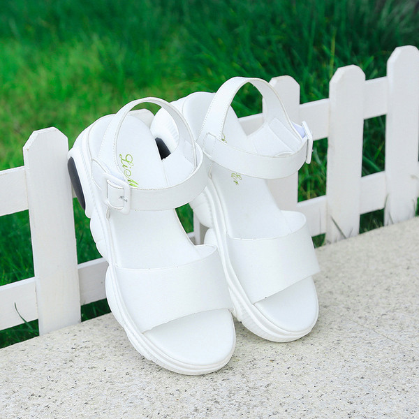 Kényelmes női szandál eko bőrből három színben