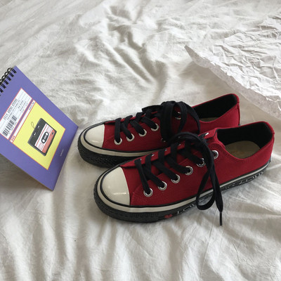 Καθημερινά γυναικεία πάνινα παπούτσια με επιγραφή στη σόλα σε διάφορα χρώματα