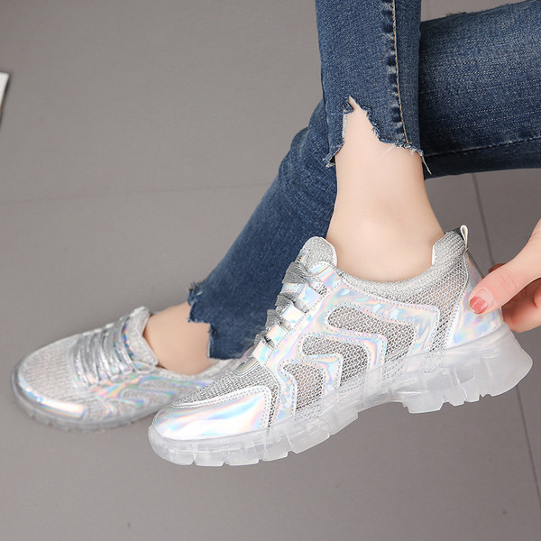 Aktuális női sportcipő arany, ezüst és rózsaszín színben