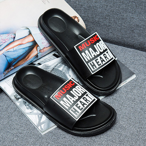 Modern férfi papucs három színben felirattal