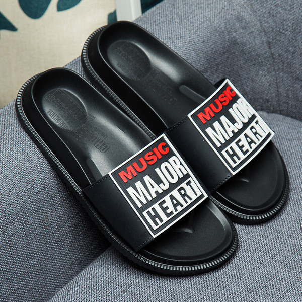 Modern férfi papucs három színben felirattal