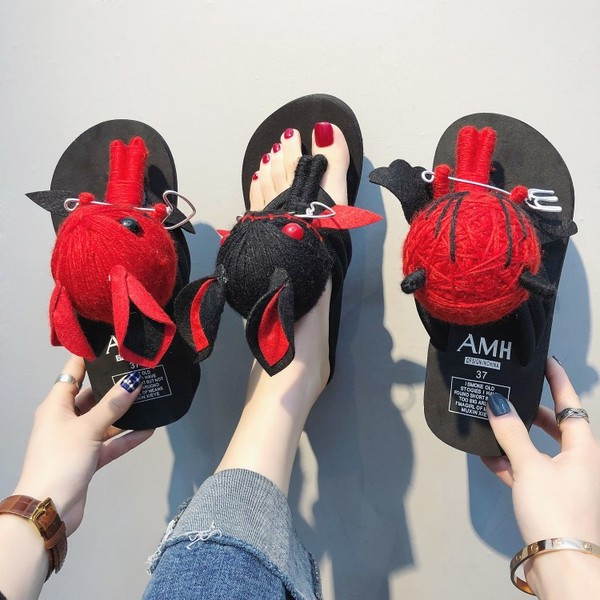 Model nou de papuci de damă în element 3D în culoarea neagră