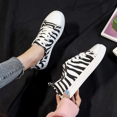 Ανδρικά αθλητικά πάνινα παπούτσια σε μαύρο και άσπρο χρώμα - δύο μοντέλα