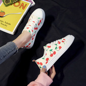 Tavaszi női tornacipő fehér színben, mintával - két modell