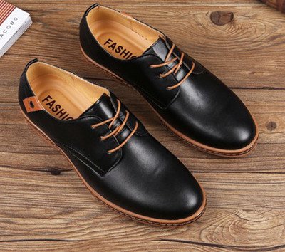 Изчистени мъжки обувки от еко кожа в три цвята в връзки