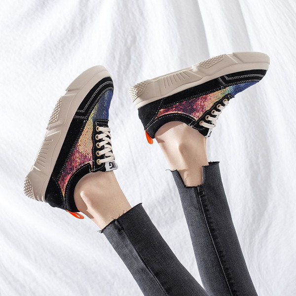 Μοντέρνα γυναικεία πάνινα παπούτσια με πούλιες σε τρία χρώματα