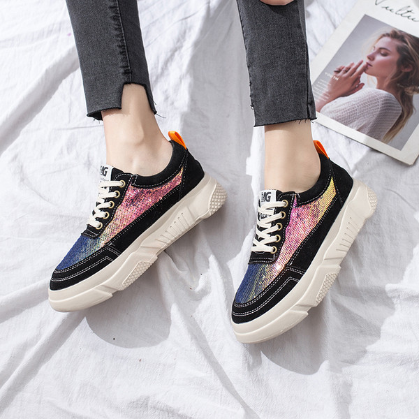 Μοντέρνα γυναικεία πάνινα παπούτσια με πούλιες σε τρία χρώματα