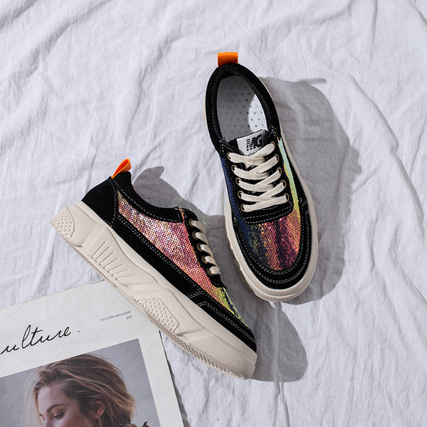 Μοντέρνα γυναικεία πάνινα παπούτσια με πούλιες σε τρία χρώματα