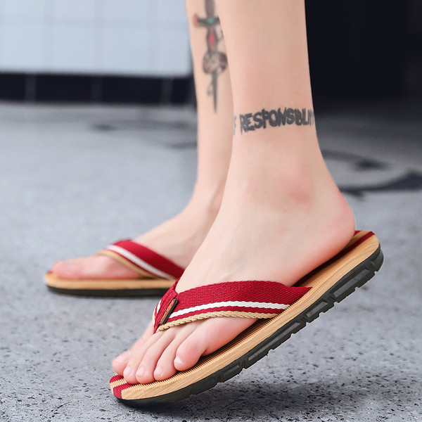 Férfi hétköznapi papucs három színben, lapos talppal