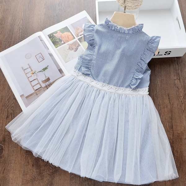 Ριγέ παιδικό φόρεμα για κορίτσια σε μπλε χρώμα