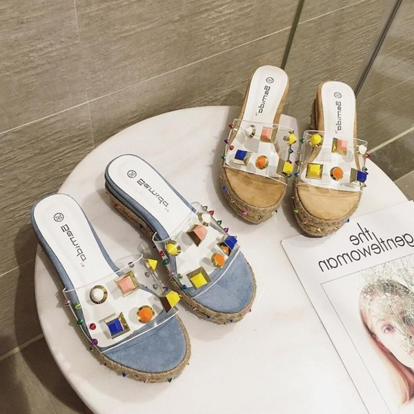 Stílusos női papucs átlátszó pánttal és kövekkel