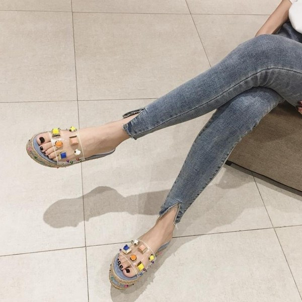 Stílusos női papucs átlátszó pánttal és kövekkel