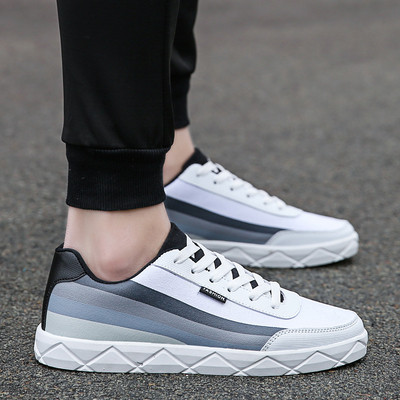 Μοντέρνα ανδρικά αθλητικά παπούτσια με ροή χρωμάτων