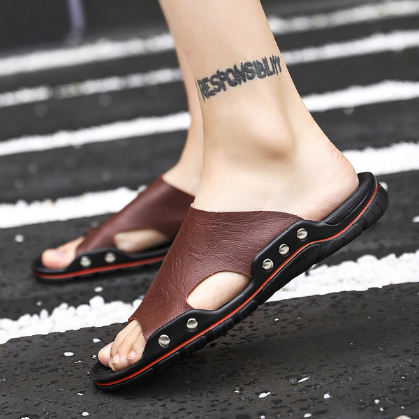 Καθημερινές ανδρικές παντόφλες σε τέσσερα χρώματα