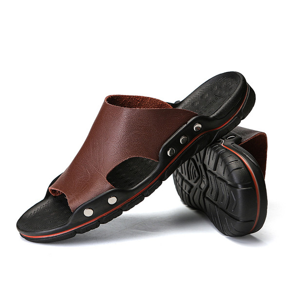 Καθημερινές ανδρικές παντόφλες σε τέσσερα χρώματα