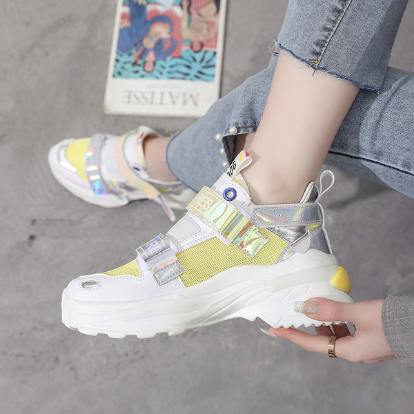 ÚJ Modern női tornacipő durva talppal, két színben