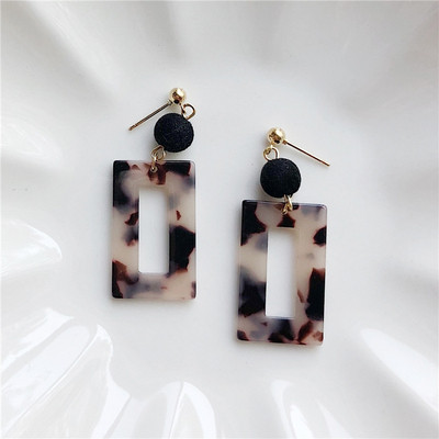 Κομψά γυναικεία σκουλαρίκια