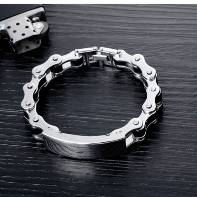 Μοντέρνο ανδρικό βραχιόλι σε ασημί χρώμα