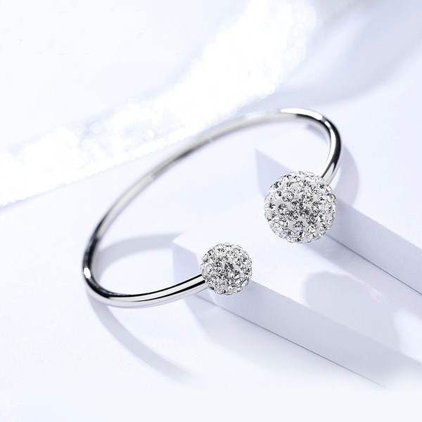 Μοντέρνο γυναικείο βραχιόλι  με πέτρινη διακόσμηση