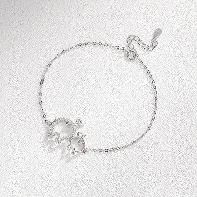 Modern női karkötő ezüst színben