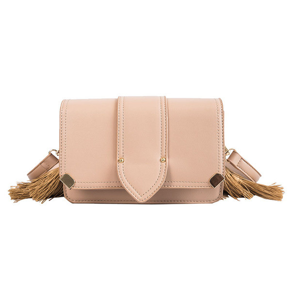 Modern női táska bojtos elemmel, négy színben