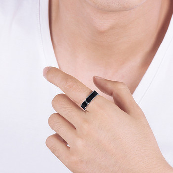 Μοντέρνο ανδρικό δαχτυλίδι σε μαύρο χρώμα