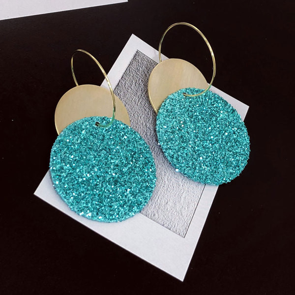 Stílusos női fülbevaló kerek formában