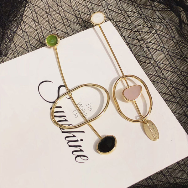 Modern női hosszú fülbevaló színes kövekkel