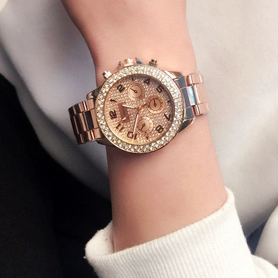 Стилен дамски часовник с метална верижка и камъни 