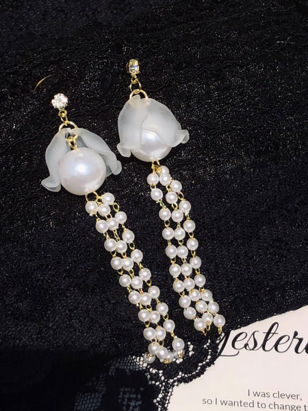 Κομψά μακρύ γυναικεία σκουλαρίκια  με πέτρες και πέρλες