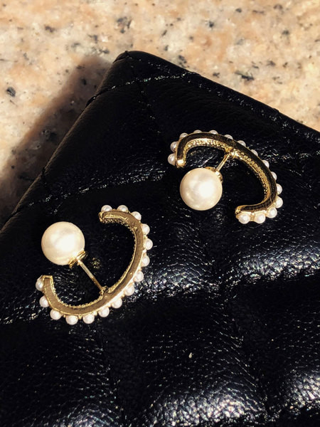 Hétköznapi női gyöngyös fülbevaló új modellje