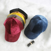 Γυναικείο μοντέλο βελούδινο καπέλο σε διάφορα χρώματα