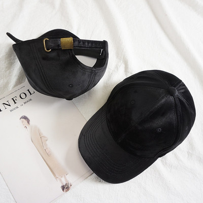 Γυναικείο μοντέλο βελούδινο καπέλο σε διάφορα χρώματα