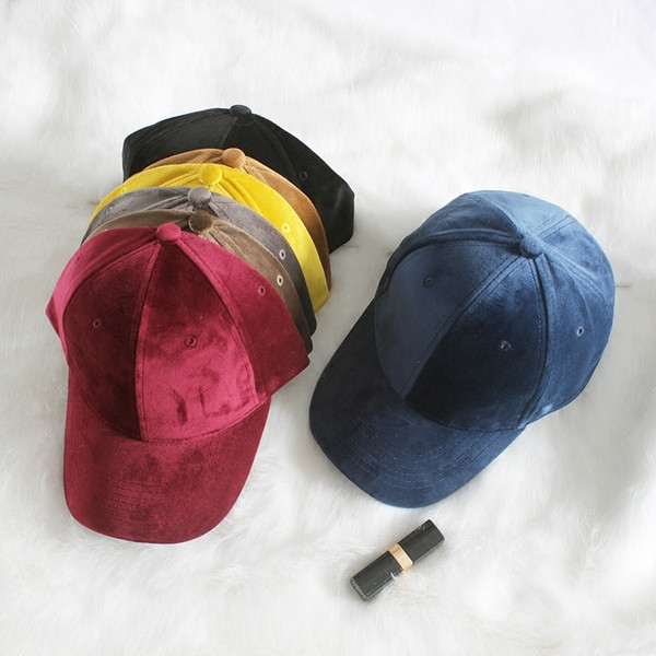 Γυναικείο μοντέλο βελούδινο καπέλο σε διάφορα χρώματα