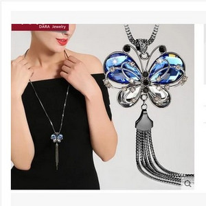 Hosszú női nyaklánc 3D elemmel több színben