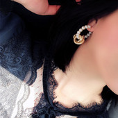 Modern kerek női fülbevaló gyöngyökkel