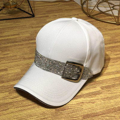 Modern női sapka napellenzővel és kövekkel több színben