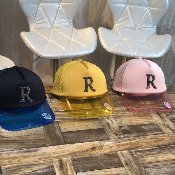 Új modell női sapka átlátszó napellenzővel több színben