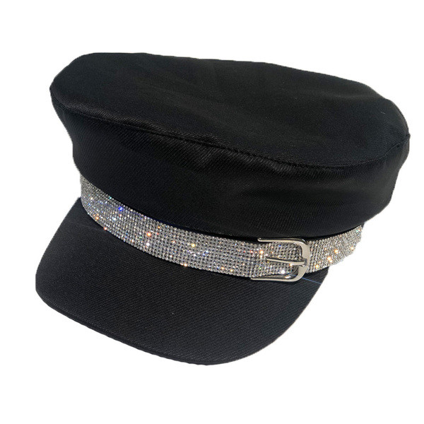 Elegáns női sapka kövekkel és fém csattal fekete, fehér és bézs színben