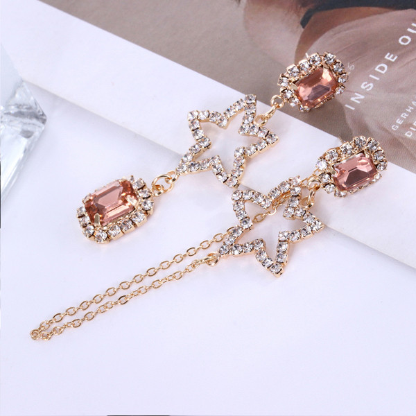 Modern női fülbevaló kövekkel, rózsaszínben