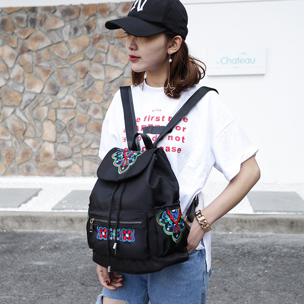 Női sport hátizsák fekete színben