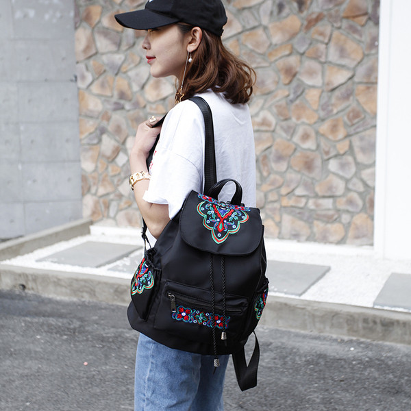 Női sport hátizsák fekete színben