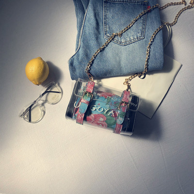 Modern női táska fém fogantyúval, két színben